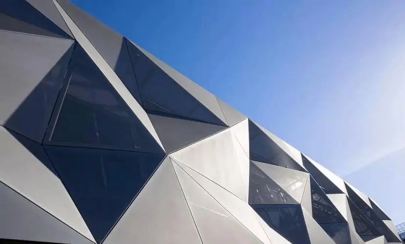 建筑幕墙施工中易出现的问题